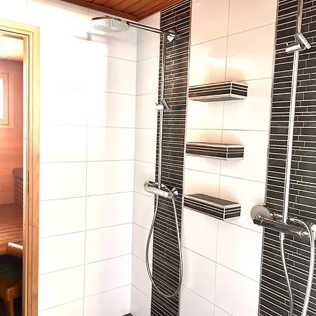 Huvilat Kaamos House