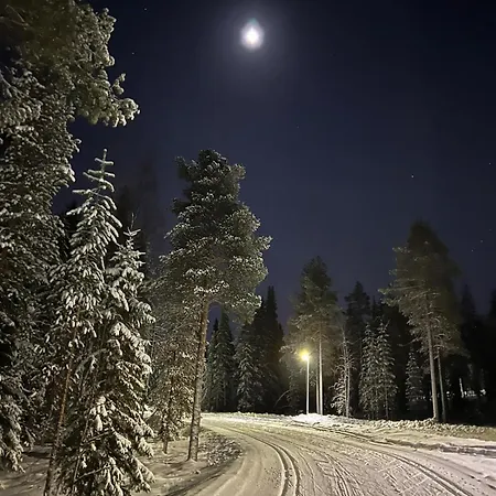 Huvilat Kaamos House